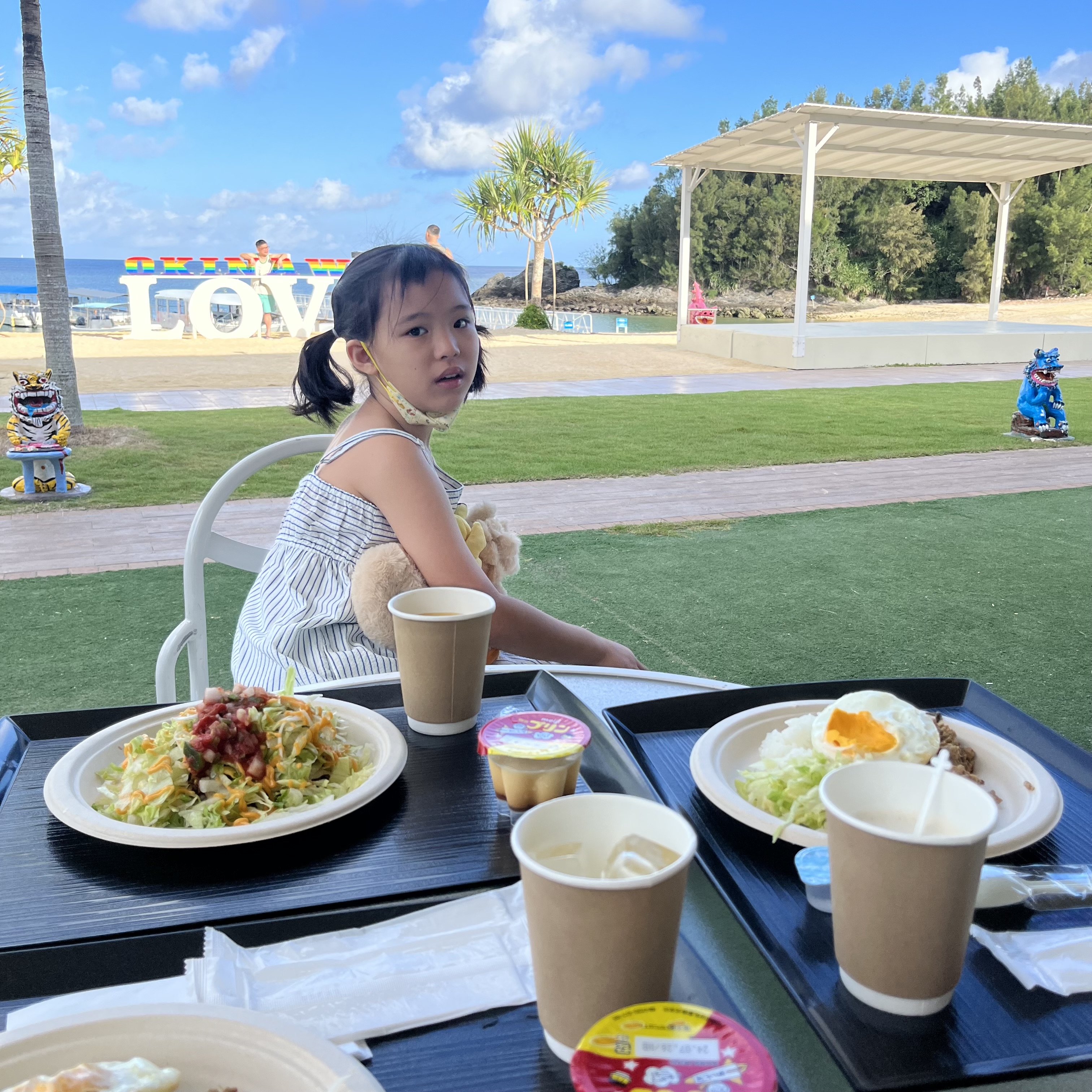 喜璃愈志 LCH 海灘度假村（Kariyushi LCH. Resort on the Beach）戶外海景用餐區